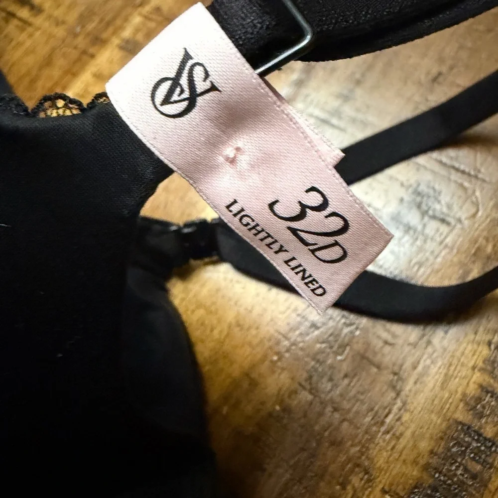 Victoria's Secret Classic Lightly Lined Demi Black Bra Mul Sizes. NWT